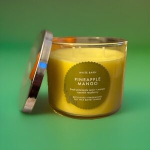 White Barn Pineapple Mango Candle - Vibrant Yellow